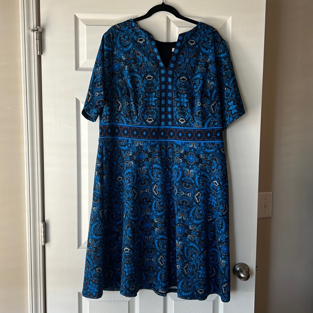 Short sleeve blue dress. Size 16W